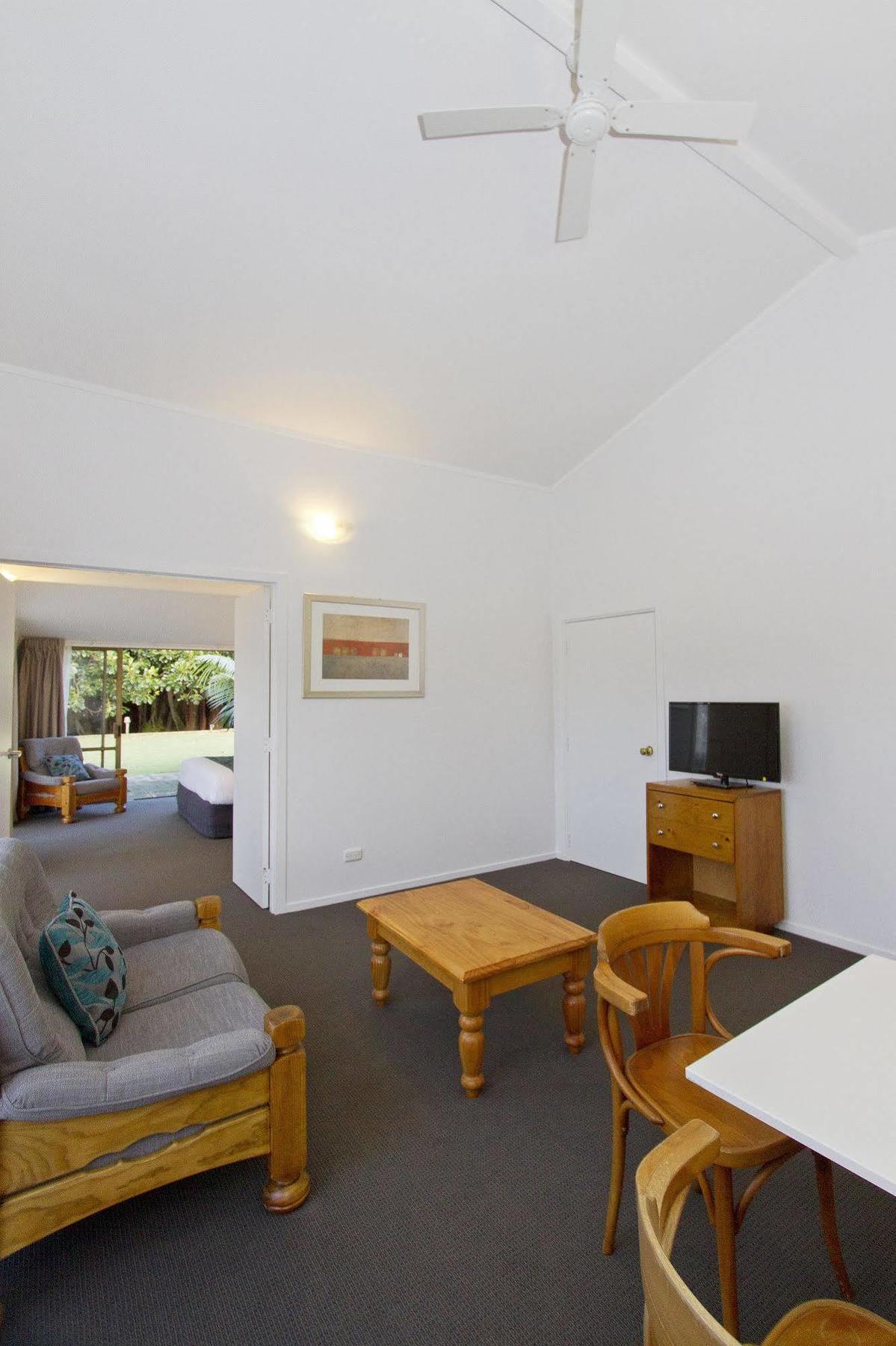 Castaway Norfolk Island Hotel Burnt Pine Bagian luar foto